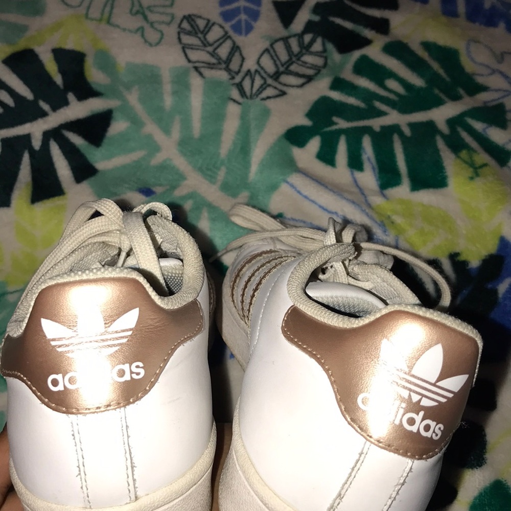 Adidas superstars